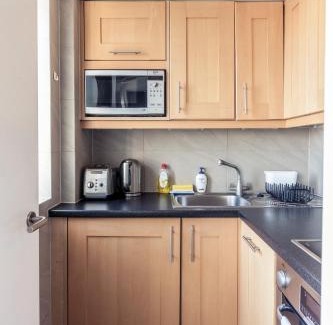 Brompton & Hans Town Apartment | Amanah Properties - Luxury 2 Bed Chelsea Cloisters London Skyline