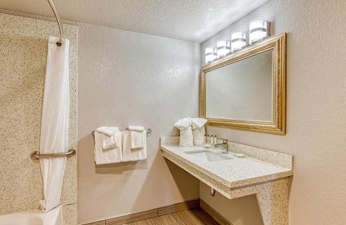 Ventura Hotel | Amanzi Hotel, an Ascend Collection Hotel