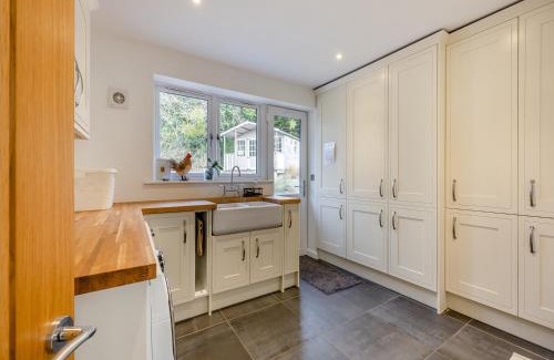 Brimpsfield House | Amaranth