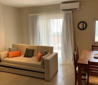 Corrientes Apartment | Amaru - Amplio departamento céntrico con cochera
