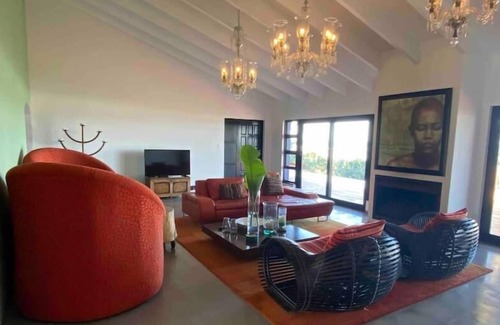Trafalgar House | Amasundu Beach House Trafalgar