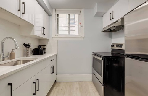 Southwest Calgary Apartment | Amazing 1 BDRM Apt in DT Calgary