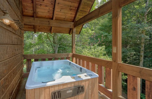 Pittman Center Cabin | Amazing 1 Bedroom Cabin for you perfect romantic getaway
