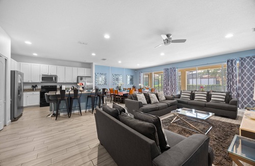 Davenport House | Amazing 10BR/8BA hot tub/pool table/5257 Solterra resort