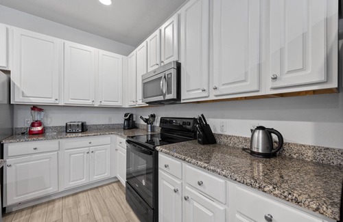 Davenport House | Amazing 10BR/8BA hot tub/pool table/5257 Solterra resort