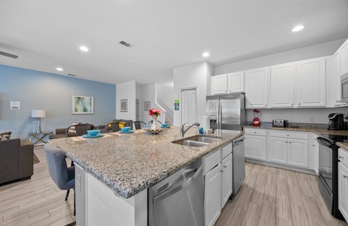 Davenport House | Amazing 10BR/8BA hot tub/pool table/5257 Solterra resort