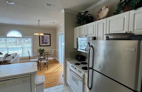 Central Myrtle Beach Apartment | Amazing 1BR condo on the ground floor