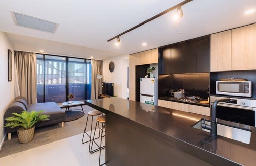 Woolloongabba Apartment | Amazing 2 Bed 2 Bathroom Apartment in Gabba.