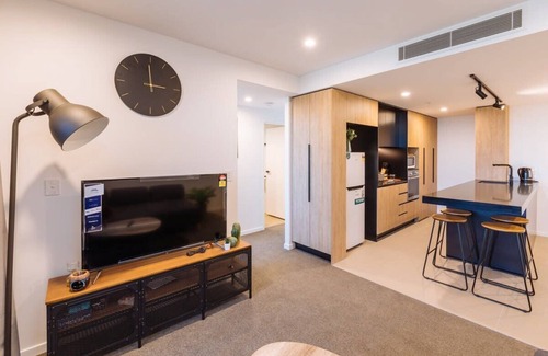 Woolloongabba Apartment | Amazing 2 Bed 2 Bathroom Apartment in Gabba.
