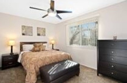 Southeast House | Amazing 2-Bed Townhome w/Garage in DTC