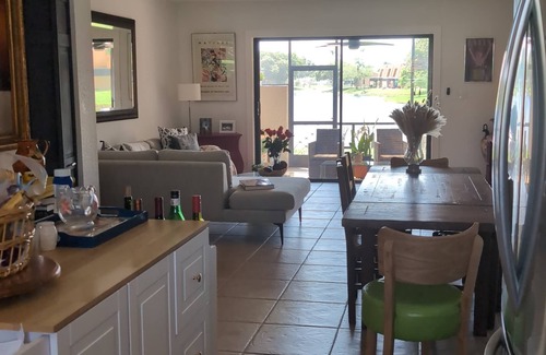 Pembroke Pines Apartment | Amazing 2-bedroom lakefront apartment with AC in Pembroke Pines