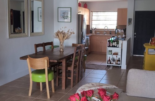Pembroke Pines Apartment | Amazing 2-bedroom lakefront apartment with AC in Pembroke Pines
