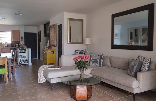Pembroke Pines Apartment | Amazing 2-bedroom lakefront apartment with AC in Pembroke Pines