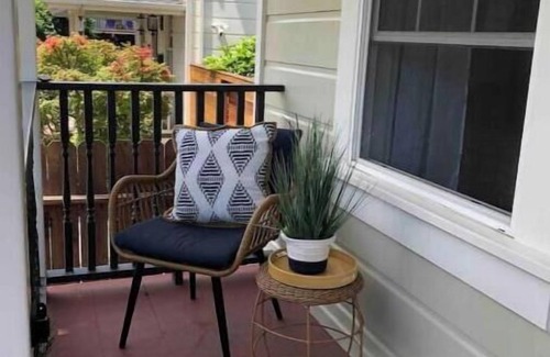 Napa Cottage | Amazing 2 Bedroom/2 Bath Cottage in the heart of Downtown Napa