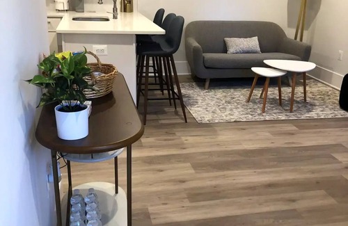 Edgewood Apartment | Amazing 2 bedroom apt - centrally located in DC!nn