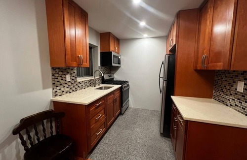 Flatlands Apartment | AMAZING 2 BEDROOM APARTMENT NEAR MAJOR VENUES IN BROOKLYN NEW YORK!