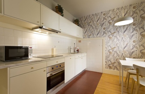 Centro / Baixa Apartment | Amazing 2 Bedroom Apt w/Great Views, 5 min Walk From Douro River in City Center