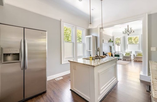 Southeastern Sacramento House | Amazing 2-bedroom house : Walking Distance to UC Davis Hospital and Midtown
