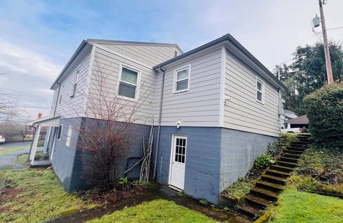Astoria House | Amazing 2-bedroom house in Astoria