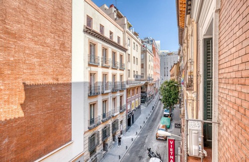 Centro Apartment | Amazing 2BR in Palacio, in the heart of Madrid, by Blueground