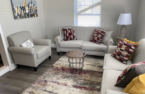 Jacksonville House | Amazing 3/1 home! Perfect for families-15 minutes from TIAA Stadium