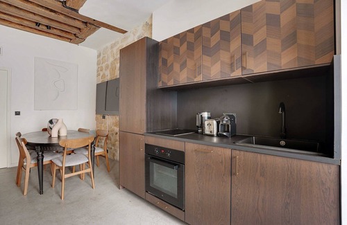 Archives Apartment | Amazing 3 BDR - Place des Vosges
