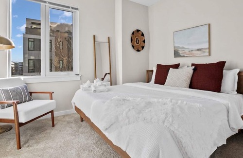 Taylor Run Apartment | ⚜Amazing 3-Bdrm Apt⚜King Beds⚜Free Parking⚜