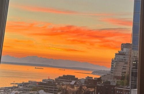 Belltown Condo | Amazing 3 bed condo for 6, downtown with view of Sound, pool, sauna and hot-tub