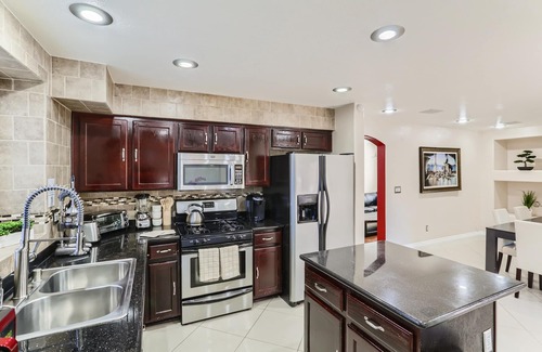 Silverado Ranch House | Amazing 3 Bedroom Vacation Home W/Outside Spa