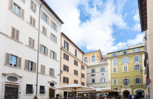 Rione VIII Sant'Eustachio Apartment | Amazing 3-Bedrooms Pantheon