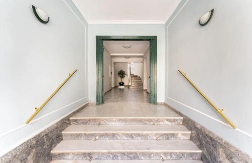 Makrigianni Apartment | Amazing 3BDR Apt with Unique Roof Garden in Plaka