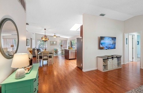 Tarpon Springs House | Amazing 3BR 2BA Pool House – Relax & Unwind!