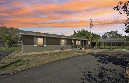 Palmetto Other | Amazing 4-bedroom fisherman's farmhouse retreat with pool, AC in sunny Palmetto