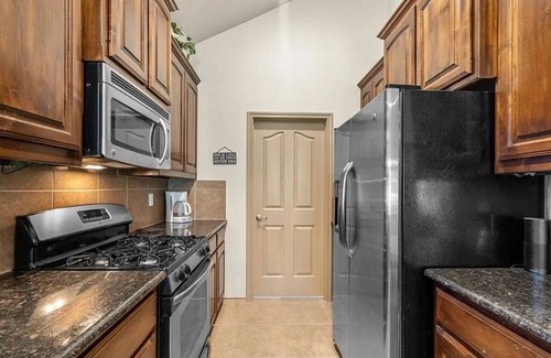 Irving House | Amazing 4-bedroom house with WiFi and AC in fantastic Irving!