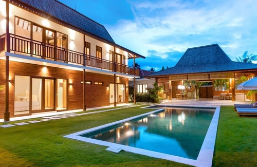 Kerobokan Villa | Amazing 4BR Villa With Pool, Bali Villa 2217