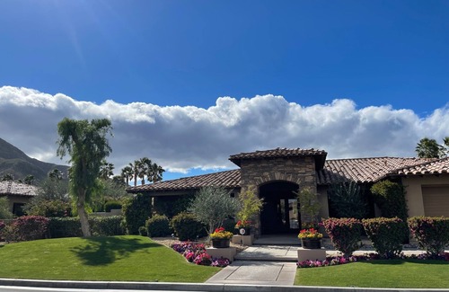 Indian Wells House | Amazing 5 bedroom Indian Wells Country Club home with private backyard!