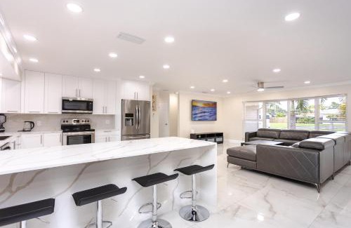 Hollywood Hills House | Amazing 5BR Villa Heated Pool near Hard Rock