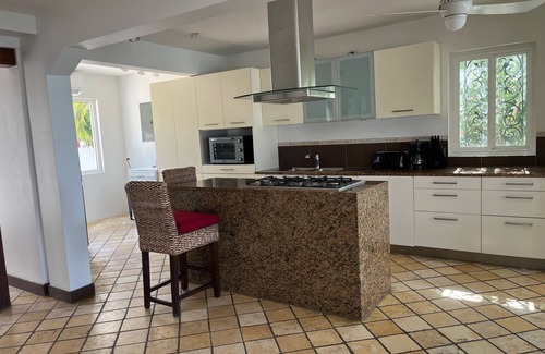 Maho House | Amazing 7 Bedroom 5 Bath Villa Beachfront Private Pool