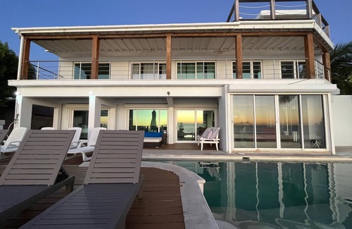 Maho House | Amazing 7 Bedroom 5 Bath Villa Beachfront Private Pool