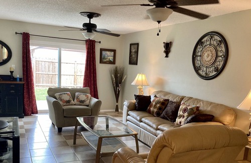 Indian Wells House | Amazing Affordable Cozy Home near Disney and Falcon’s Fire Golf Course