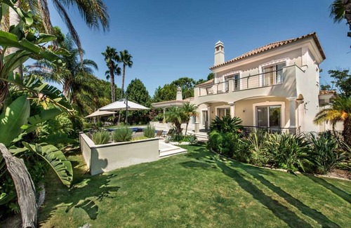 Almancil Villa | Amazing Algarve Villa | 5 Bedrooms | Villa Lillian | Private Pool & Ping Pong.