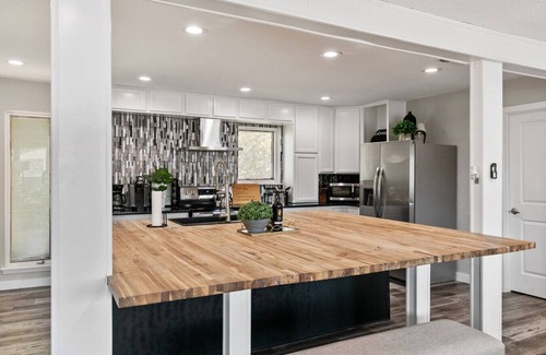 Grand Prairie House | Amazing and Comfortable Home in Grand Prairie!