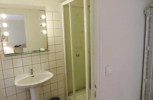 Saint-Branchs Apartment | Amazing apartment in Saint Branchs with 2 Bedrooms, WiFi and Outdoor swimming pool