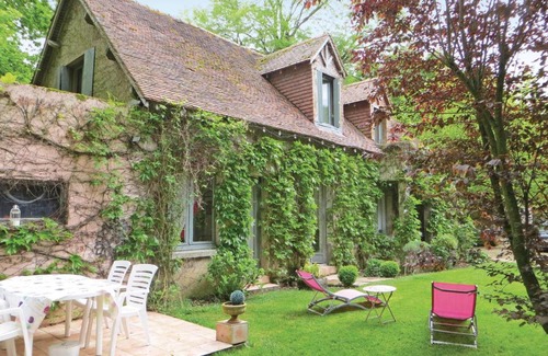 Saint-Branchs Apartment | Amazing apartment in Saint Branchs with 2 Bedrooms, WiFi and Outdoor swimming pool