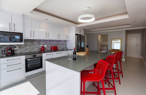 Victoria and Alfred Waterfront House | Amazing Apartment near V&A and Green Point stadium!