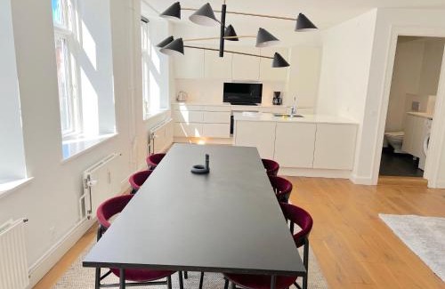 København V Apartment | Amazing Apartment Near Tivoli Gardens & Copenhagen City Hall Square