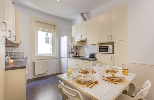 Malasana Apartment | Amazing apt in front of Plaza de España