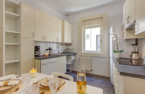 Malasana Apartment | Amazing apt in front of Plaza de España