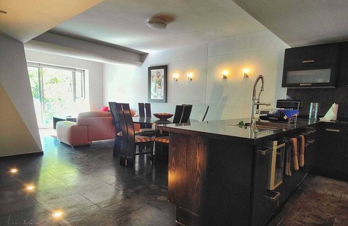 La Condesa Apartment | Amazing Balcony Park view Condo.
