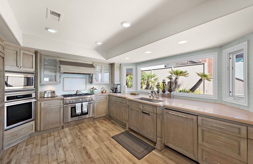 Laguna Beach House | Amazing Beach Front Spacious 5-bedroom house in beautiful Laguna Beach